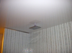 004_abitazione-privata-bagno-eseguito-con-montaggio-di-profilo-in-pvc-invisibile-e-soffitto-teso-bianco-laccato-in-collaborazione-con-media-country-s-r